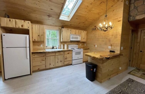 Idlewild House | Serene Cabin Retreat Near Tranquil Lake - Guest Rated 10/10