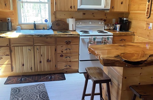 Idlewild House | Serene Cabin Retreat Near Tranquil Lake - Guest Rated 10/10
