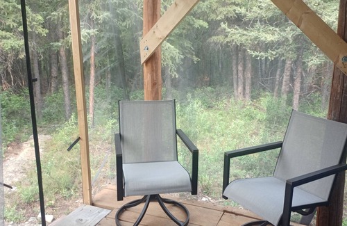 Clear House | Private 5-Acre Retreat with Hot Shower & Family-Friendly Perks