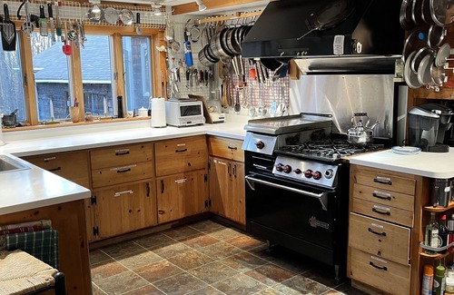 Jaffrey House | Tranquil Chalet at Mt Monadnock with Hot Tub & Pool Access