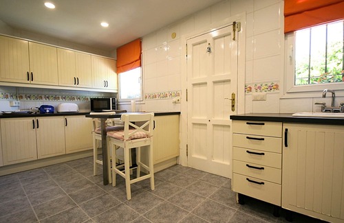 Sitio de Calahonda Villa | Secluded Villa in Calahonda: Ocean View and Private Pool