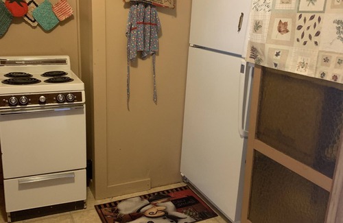 Waupaca Cottage | Cozy Cottage Steps from Beach & Main Street Shopping