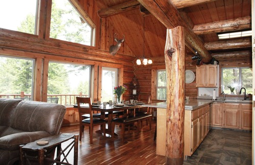 Kalispell House | Idyllic Glacier-View Log Home with Pool & Breakfast Included