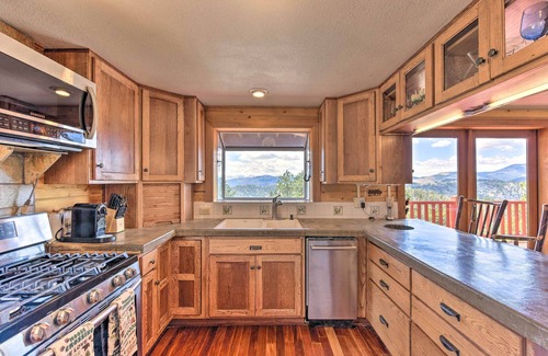 Cotopaxi Cabin | Idyllic Cotopaxi Cabin with Panoramic Mountain Views