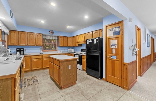 Ocean Hill House | Tranquil Cottage w/Private Pool Near Historic Corolla Village