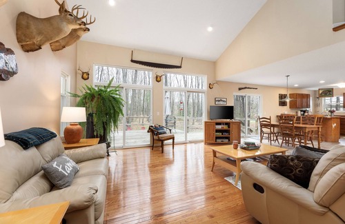 Kalkaska House | ð€Secluded Country 4BDR Retreat: Home Away from Home