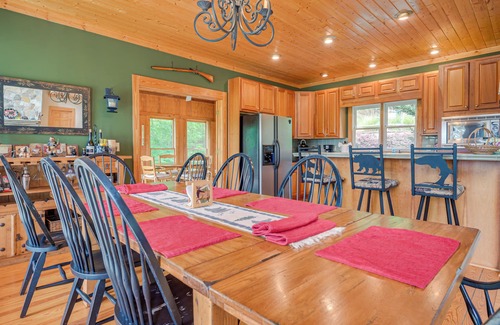 Wedowee House | Ideal Lake Wedowee Getaway with Game Room & Hot Tub