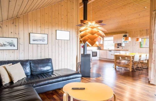 Skaven Strand House | Ideal 6-Person Holiday Home in Tarm with Great Amenities