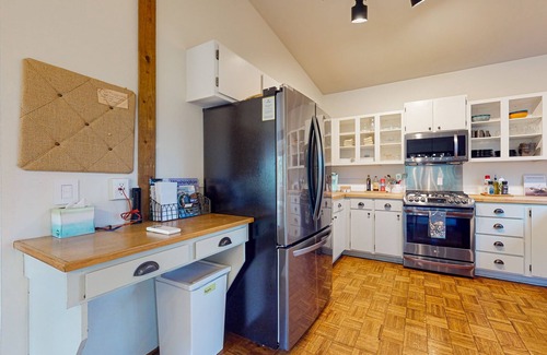 Rosario House | Secluded Dog-Friendly Retreat with Mountain Views & Spa