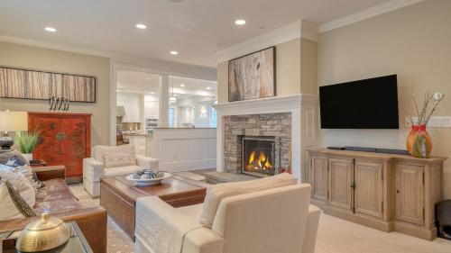 Austerlitz House | Secluded Sunny Pond Estate with Private Gym & Theater