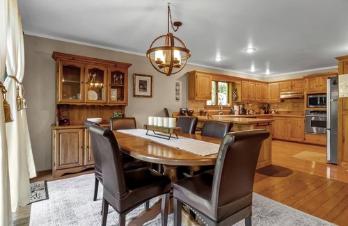 Ellicottville Ski Chalet | Secluded EVL Getaway with Hot tub, Sauna, Fire Pit, Gym & Game room