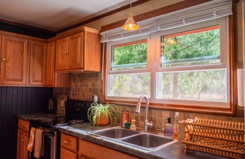 Nelsonville Cottage | Secluded Fairytale Cottage surrounded by forest w/hot tub and wifi