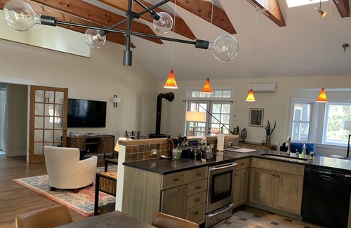 Mount Marion House | Idyllic Family Retreat Minutes from Woodstock Village