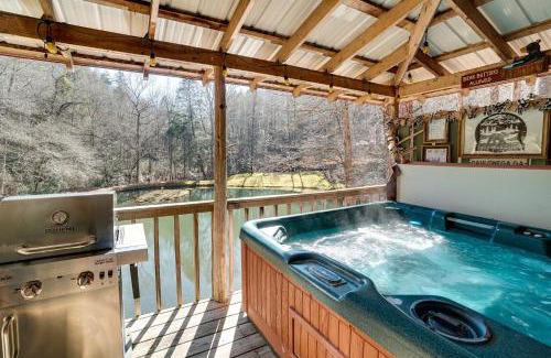Dahlonega House | Cozy Family Retreat in Dahlonega with Relaxing Hot Tub