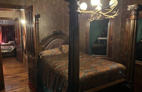 Cunningham Bed & Breakfast | Cozy Secluded Farm Home with Pool and Family-Friendly Perks