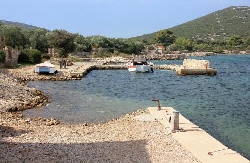 Kraj House | Secluded Fisherman's Cottage in Cove Ladjin, Pasman
