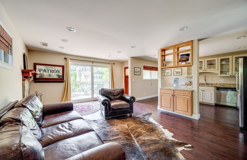 La Canada Flintridge House | Tranquil Secluded Guest House with Spa and Breakfast