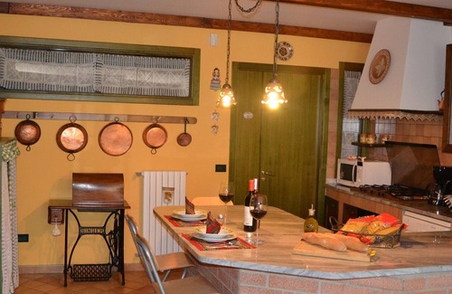 Potenza Villa | Idyllic Villa Retreat with Garden, Pool & Free WiFi