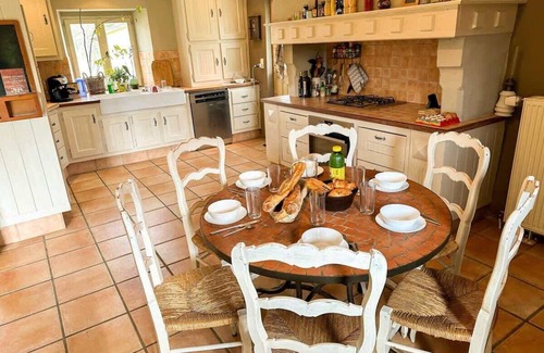 Brossac House | Serene Escapade Isolée with Pool and Lake View Amenities