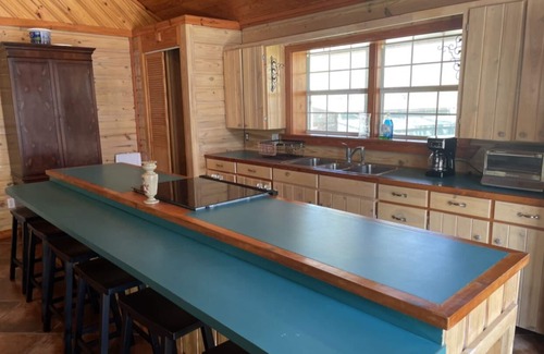 Jefferson House | Cozy Escape at Caddo Lake: Pet-Friendly Retreat