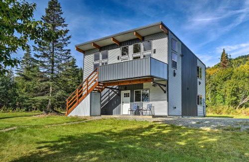 Fritz Creek House | Relaxing Retreat Steps from Fritz Creek with Deck Access