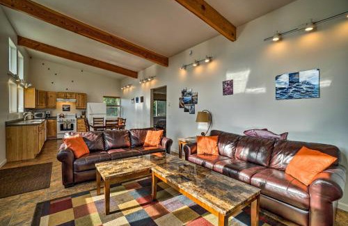 Fritz Creek House | Relaxing Retreat Steps from Fritz Creek with Deck Access