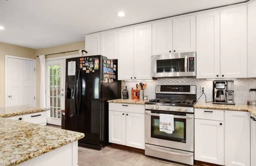 Parker Lane House | Serene Half Acre Retreat with Pickleball & Family Amenities