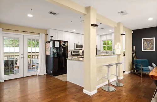 Parker Lane House | Serene Half Acre Retreat with Pickleball & Family Amenities
