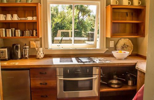 Tuki Tuki House | Tranquil Retreat Near Beach & Havelock North's Nature