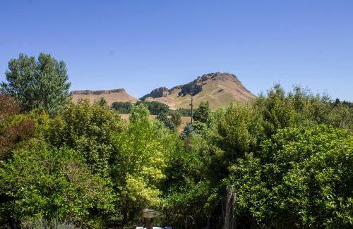 Tuki Tuki House | Tranquil Retreat Near Beach & Havelock North's Nature