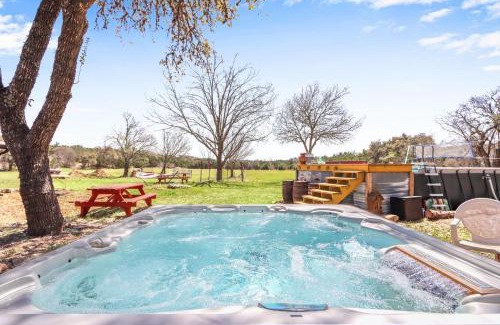 Blanco House | Secluded Hill Country Oasis