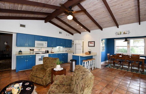 Vanderpool House | Relaxing Retreat near Lost Maples Park with Private River Access