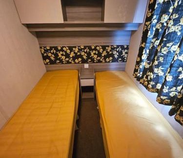 Bembridge Apartment | Tranquil Holiday Retreat: Pet & Child Friendly Escape