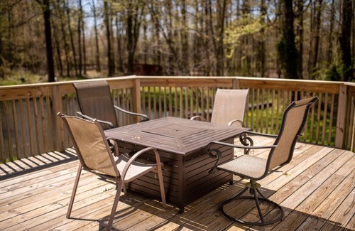 Bethel House | Tranquil Retreat with Pool & Family-Friendly Amenities