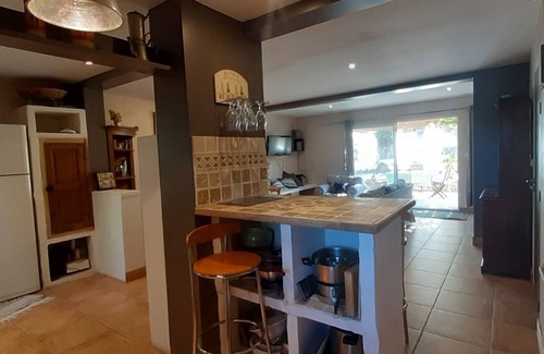 Reauville House | Relax in Nature: En Provence House with Pool Awaits You