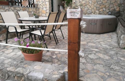 Peljesac peninsula House | Serene House with Parking in Tomislavovac, Peljesac