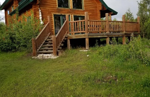 Ashton Cabin | Pet-Friendly Lakefront Log Cabin: A 10/10 Guest Favorite!