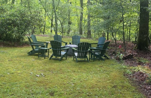 Sewanee Cabin | Idyllic Log Cabin Retreat Steps from the University of the South