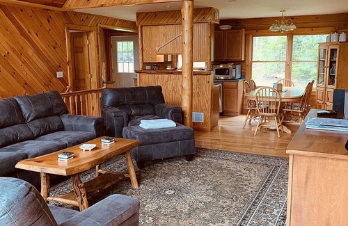 Johnsburg House | Tranquil Log Cabin with Hot Tub Near Lake George
