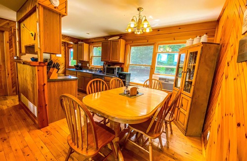 Johnsburg House | Tranquil Log Cabin with Hot Tub Near Lake George
