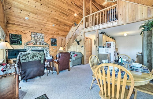 Hawks Cottage | Exclusive Lost Lake Cottage with Loft & Amazing Amenities