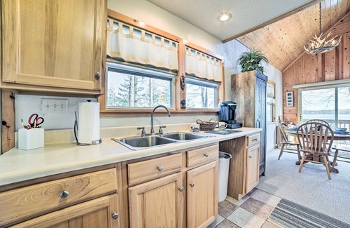 Hawks Cottage | Exclusive Lost Lake Cottage with Loft & Amazing Amenities