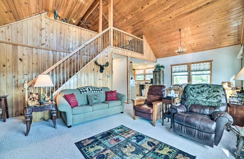 Hawks House | Tranquil Lost Lake Cottage with Family-Friendly Features