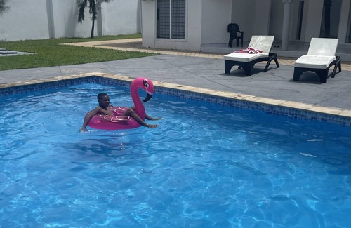 Lusaka House | Secluded Lusaka West Pool House with Spa & Breakfast