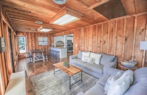 Bethelridge Cabin | Exquisite Secluded Cabin with Hot Tub and Lake Views