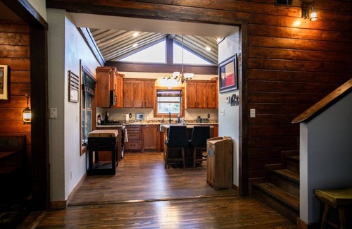 Belton Cabin | Peaceful Log Cabin Retreat with Game Room & Family-Friendly Amenities