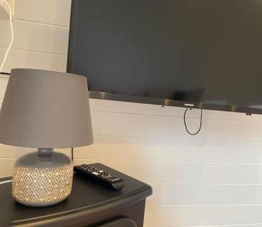 Trewen House | Tranquil Pod Getaway with Ocean Views & Hot Tub