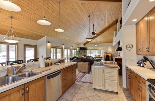 Manson House | Exclusive Lake Chelan Pool House with Hot Tub & Dock