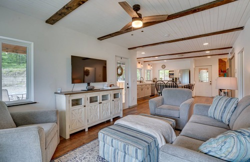 Marathon Cabin | Tranquil Marathon Retreat with Fire Pit and Scenic Views