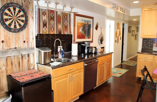 Sandy House | Idyllic Mountain Retreat with XL Hot Tub & Breathtaking Views